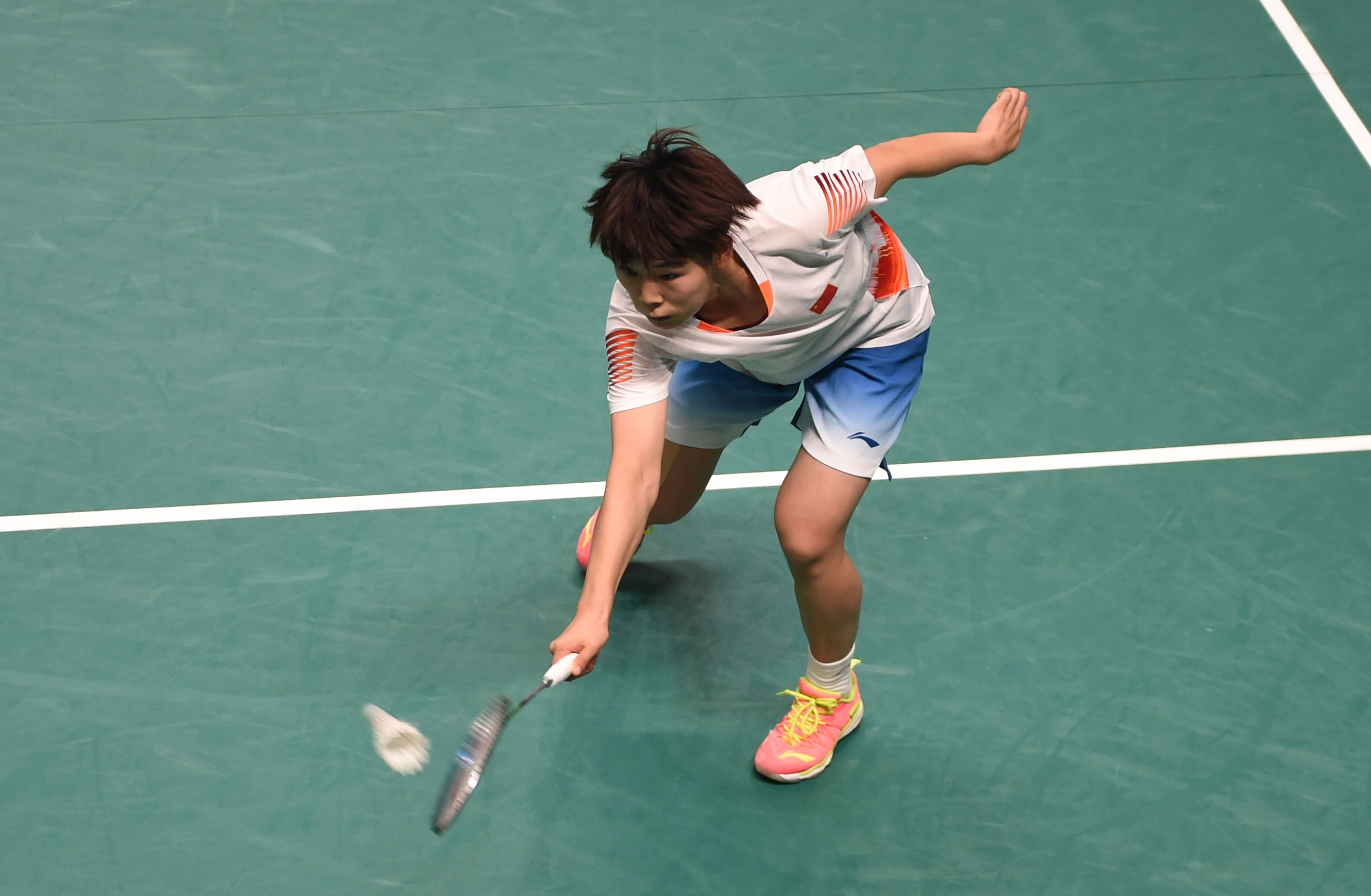 帮助她们更 帮助她们更